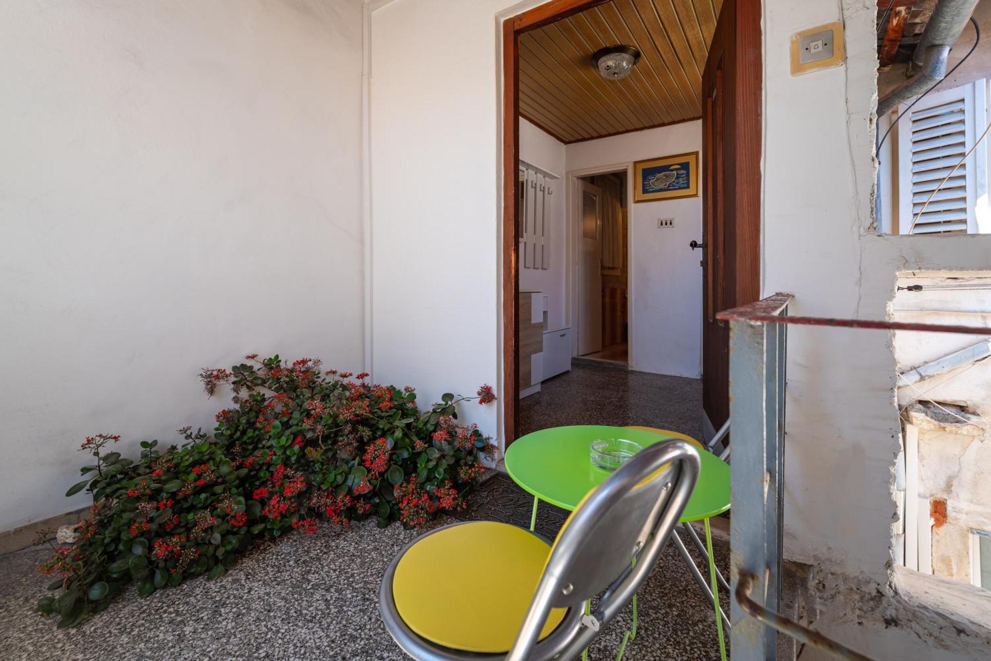 Apartamento Timeless Antique Old Town With Terrace Zadar Exterior foto