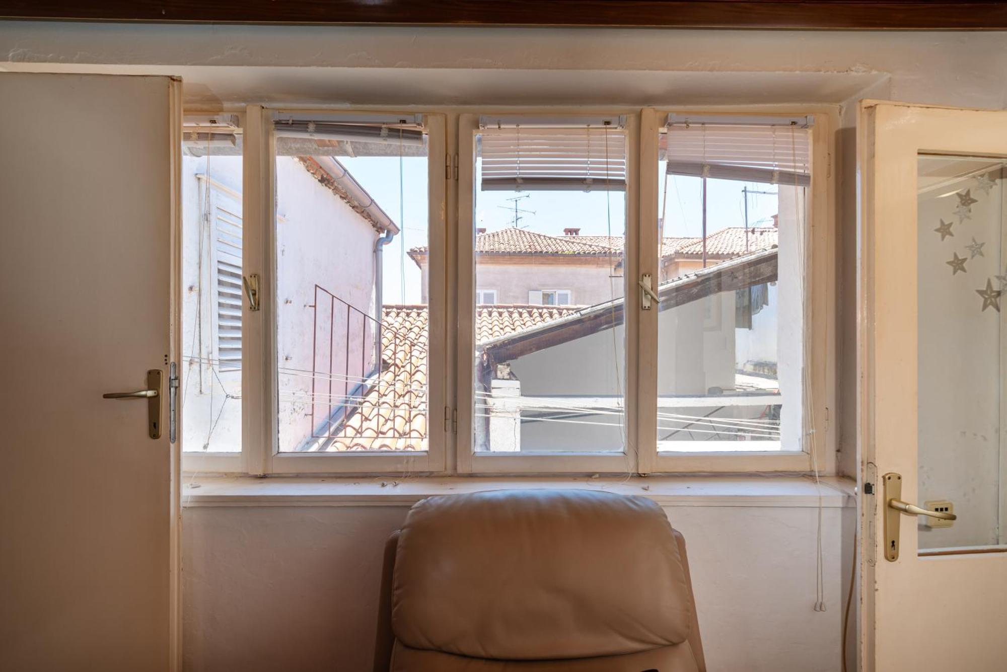 Apartamento Timeless Antique Old Town With Terrace Zadar Exterior foto
