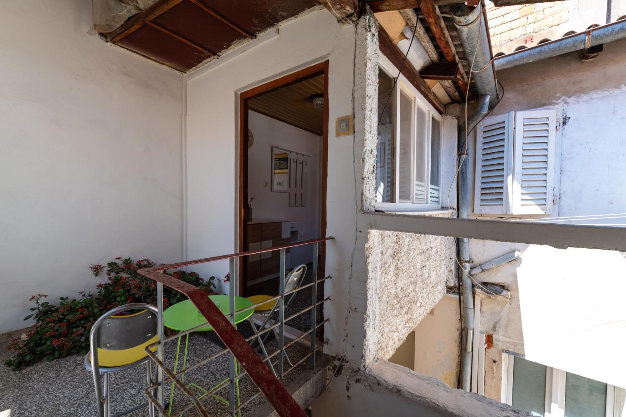 Apartamento Timeless Antique Old Town With Terrace Zadar Exterior foto