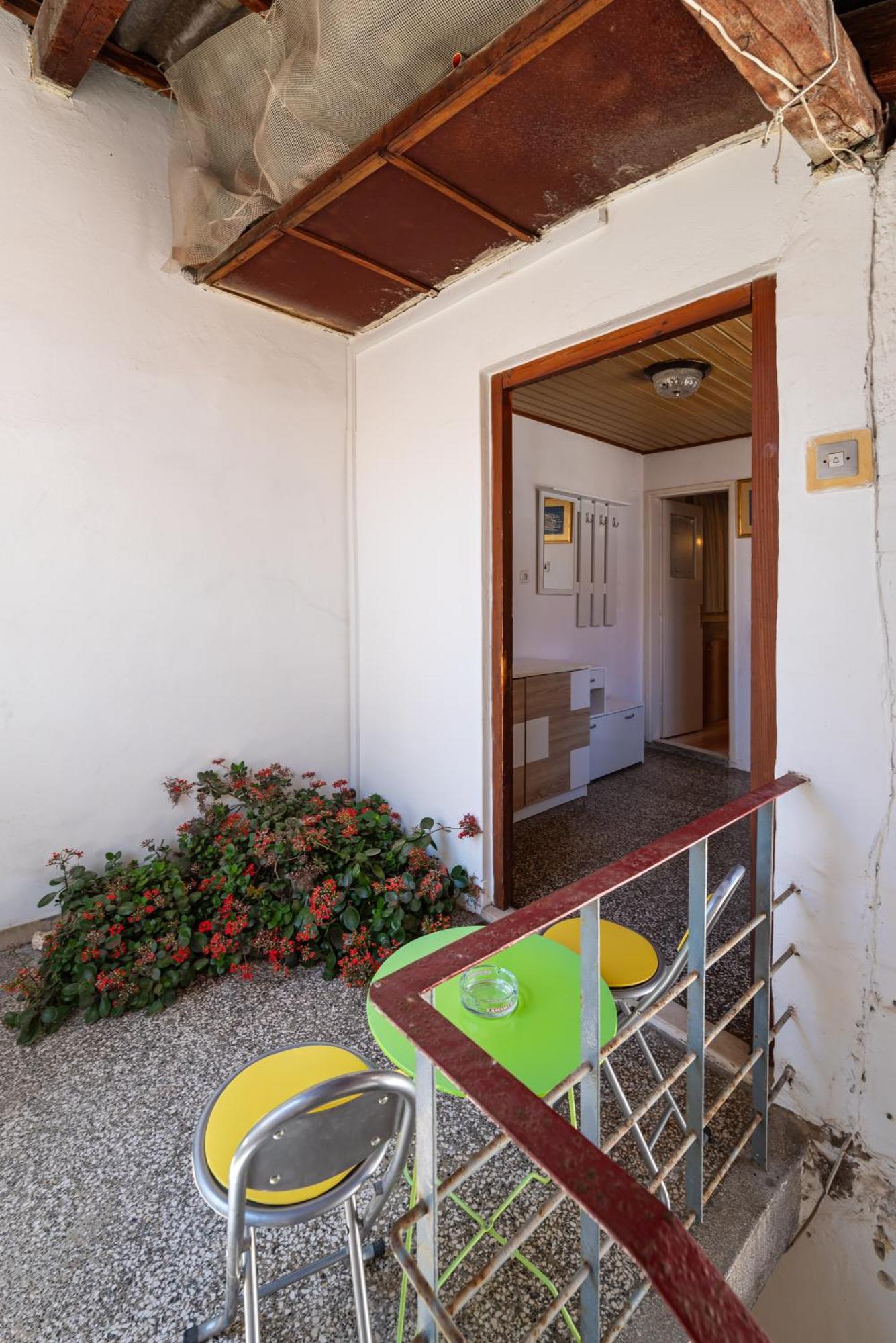 Apartamento Timeless Antique Old Town With Terrace Zadar Exterior foto